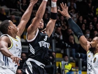 Fenerbahçe, Virtus Bologna'yı devirdi