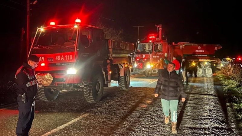 Muğla'da fırtına sebebiyle çıkan yangın büyümeden söndürüldü