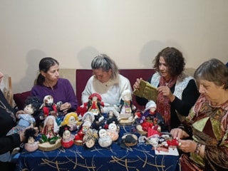 Geri dönüşümden sanata: Edirne’de bez bebekler yeniden doğuyor