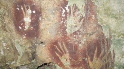 Endonezya’da 67 bin yıllık el izi keşfi: Tarihin en eski kaya sanatı olabilir