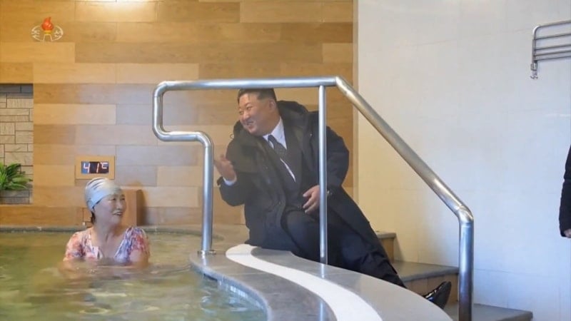 Kim Jong-un kaplıca denetledi