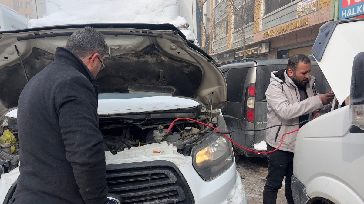 Doğu Anadolu'da Soğuk Hava Dalga Etkisini Sürdürüyor: Yüksekova En Düşük Sıcaklığı Kayda Geçirdi