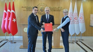 Abdulkadir Uraloğlu duyurdu: Hidrojen yakıtlı tren için imzalar atıldı