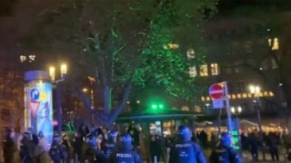 Almanya'da terör örgütü yandaşları polise saldırdı