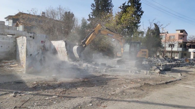 Erzin’in 47 yıllık sanayi sitesi yıkılıyor