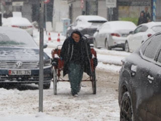 Van'da karla mücadele sürüyor