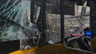 İstanbul'da 2 İETT otobüsü kafa kafaya çarpıştı