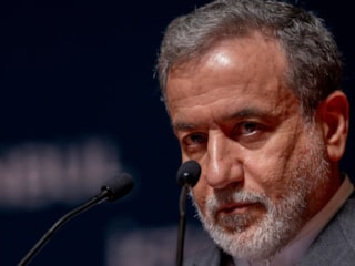 Arakçi’den Zelensky’ye: Dünya, bu şaşkın palyaçolardan bıktı