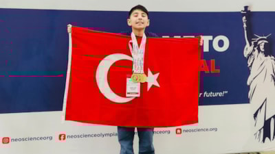 11 yaşındaki Sidar’dan Amerika’da çifte dünya şampiyonluğu