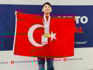 11 yaşındaki Sidar’dan Amerika’da çifte dünya şampiyonluğu