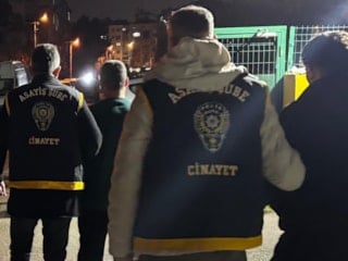 Manisa'da kuyumcu soyan zanlılar İzmir'de yakalandı