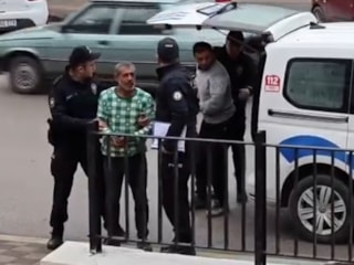 Edirne'de yurt dışına kaçmak isterken ormanda yakalandılar