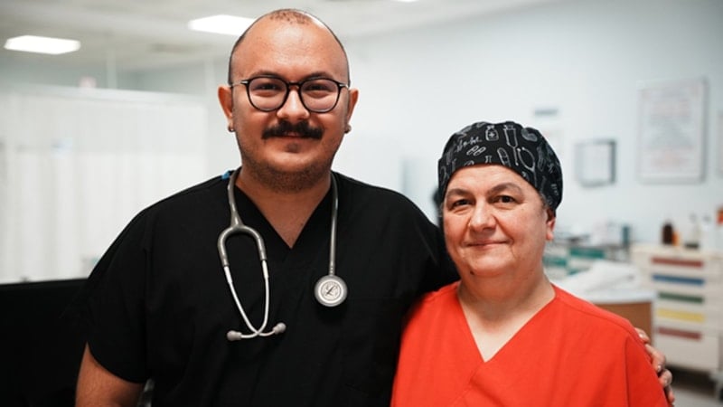 Çanakkale'de acil serviste anne-oğul mesaisi