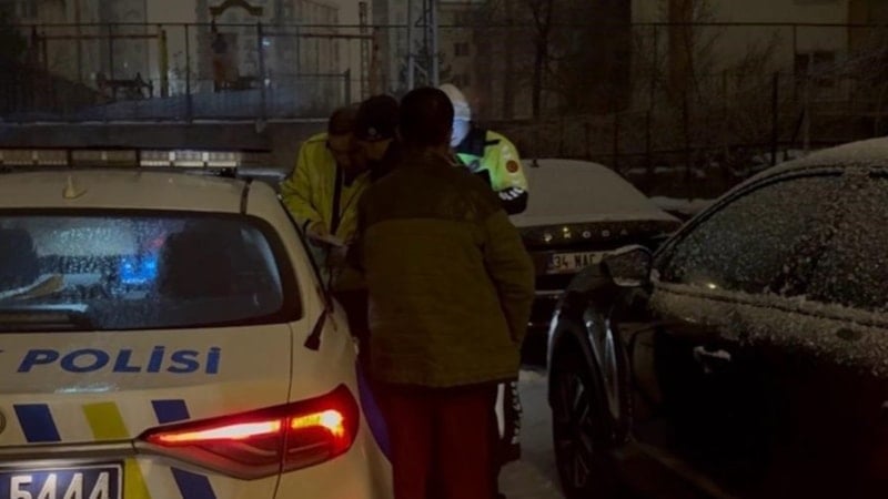 Kayseri'de alkollü sürücü çıkmaz sokağa girince yakayı ele verdi