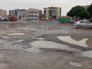 Bergama’da pazar alanı alarm veriyor