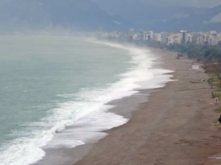 Antalya'da sağanak yağış etkisini yitirdi