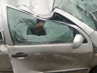 Isparta'da otomobil şarampole yuvarlandı: 1 kişi öldü, 3 kişi yaralandı