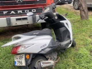 Bolu'da çalamadıkları motosiklete zarar verdiler