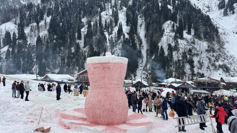 Ayder Yaylası’nda kış coşkusu: 18. Kardan Adam Festivali başladı
