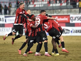 Vanspor FK, Iğdır FK karşısında 3 golle güldü