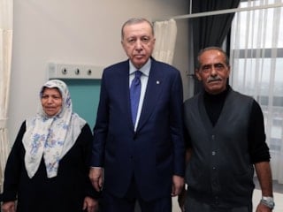 Cumhurbaşkanı Erdoğan'dan Aydın Şehir Hastanesi'ndeki hastalara ziyaret