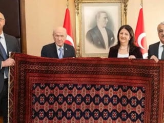 Öcalan'dan Devlet Bahçeli'ye özel dokuma kilim
