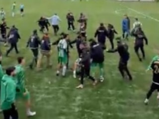 Rize’de Süper Amatör Lig maçında saha karıştı