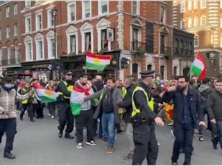 İngiltere'de terör örgütü PKK/YPG destekçileri kadınlara saldırdı