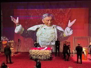 Haldun Dormen'e veda: Dakikalarca ayakta alkışlandı