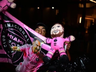 Lionel Messi Peru'yu da coşturdu: Yüzlerce kişi otel önünde toplandı