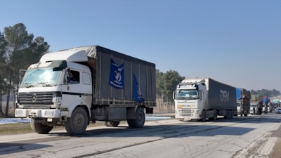 Suriye hükümeti, Aynularab’a 24 araç yardım malzemesi gönderdi