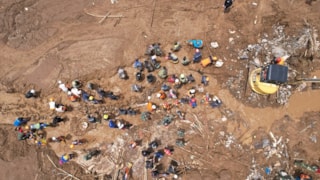 Endonezya'da heyelan: Ölü sayısının artmasından endişe ediliyor