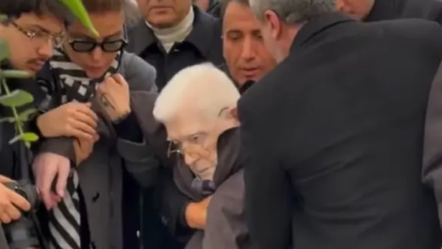 İzzet Günay, Haldun Dormen'in cenazesinde fenalaşarak yere yığıldı