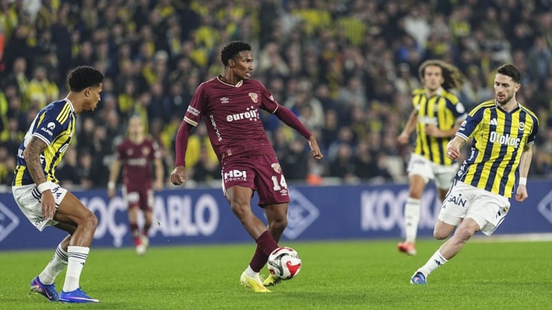 Fenerbahçe, Göztepe ile berabere kaldı