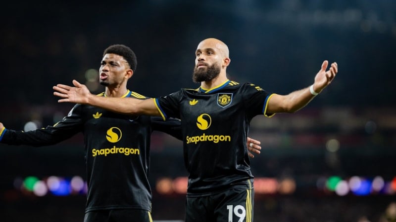 Manchester United, Arsenal'i devirdi