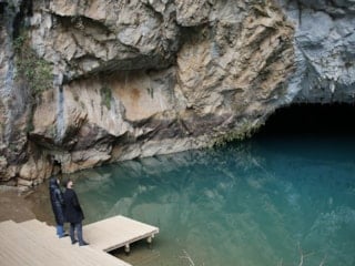 Altınbeşik Mağarası’na giden yürüyüş yoluna çelik kafes güvencesi