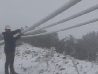 Hatay’da tipi elektrik altyapısını vurdu: Onlarca direk yıkıldı