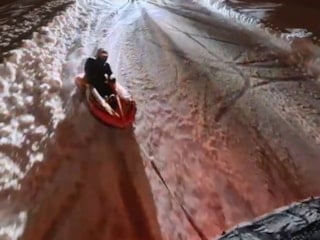 Elazığ’da kar eğlencesi tehlikeye dönüştü: Şişme botu ATV ile çektiler