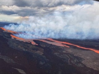 Hawaii'deki Kilauea Yanardağı yeniden lav püskürttü