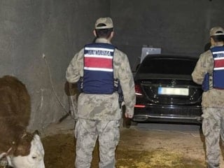 Şanlıurfa’da çalıntı otomobil ahırda ele geçirildi