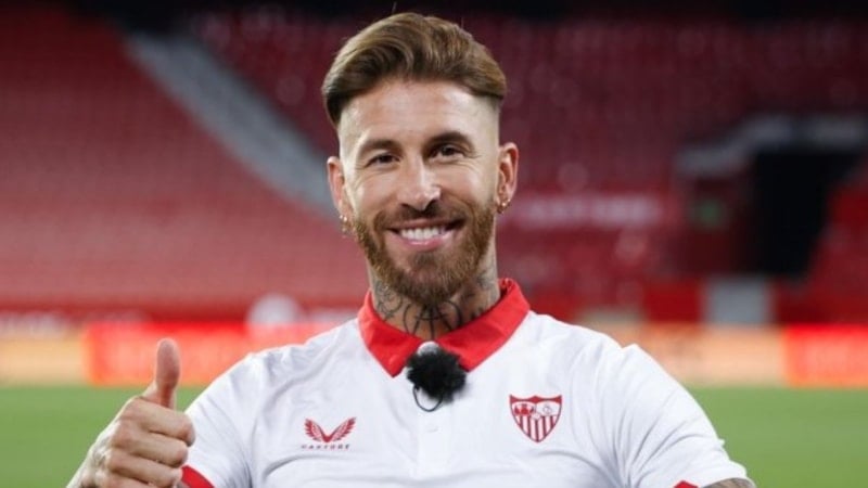 Sergio Ramos, Sevilla'yı alıyor