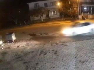 Muğla'da otomobilin çarptığı bisikletli çocuk yaşam savaşı veriyor