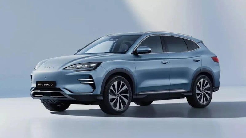 Tesla'yı geçen BYD hedef güncelledi: 2026'da 1.3 milyon satış yapacak