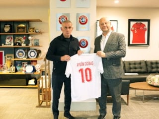 Karşıyaka'da Aygün Cicibaş’tan istifa kararı