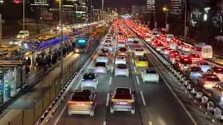 İstanbul'da trafik çilesi: Yoğunluk haritası yüzde 85'i gösterdi