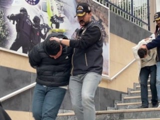 Emekli öğretmene 'alo polis' tuzağı: Milyonlarca liralık servetine göz diktiler