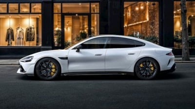 Xiaomi SU7, Çin'de ilk kez Tesla Model 3'ü geride bıraktı