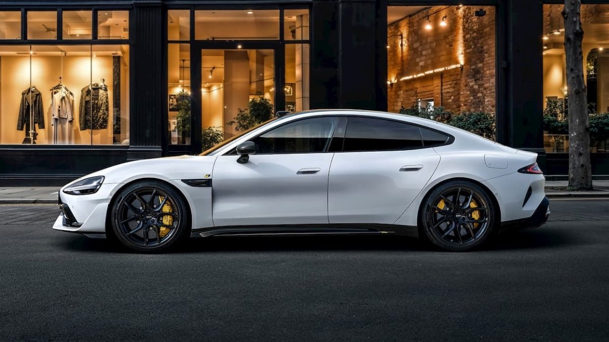 Xiaomi SU7, Çin'de ilk kez Tesla Model 3'ü geride bıraktı