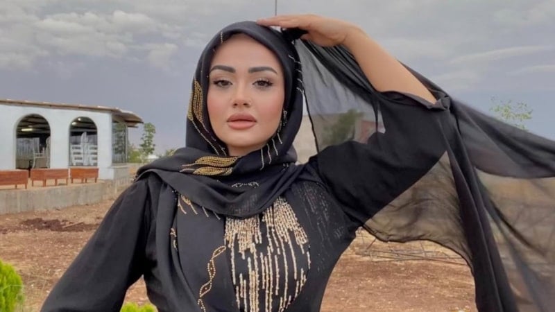 Halef'in fenomen Kevser'i açıldı! Tesettürsüz paylaşımı dikkat çekti...