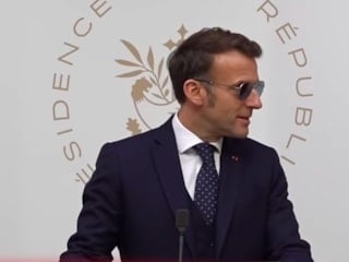 Emmanuel Macron: Grönland satılık değildir